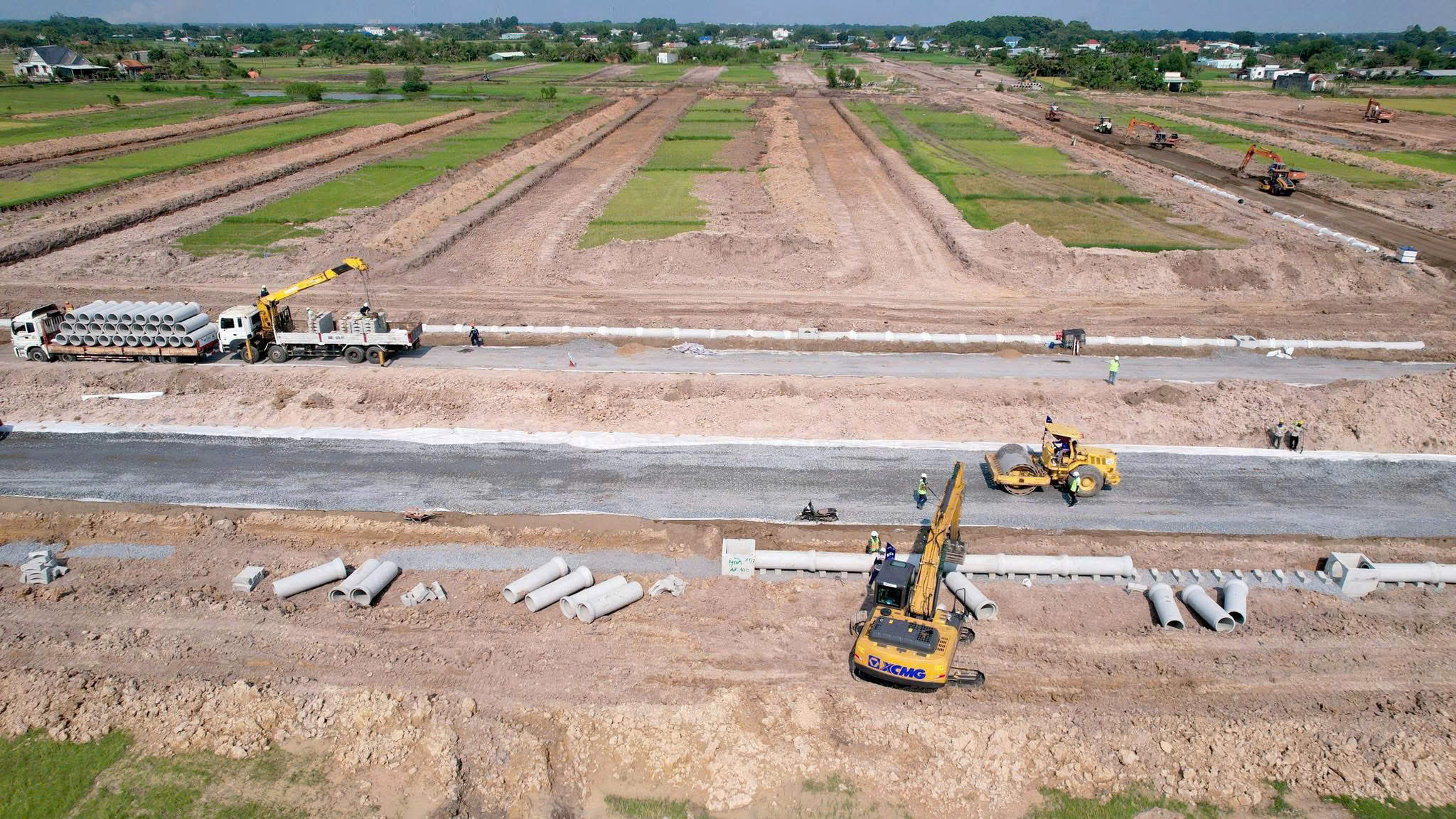 tien-do-thi-cong-vinhomes-green-city-04