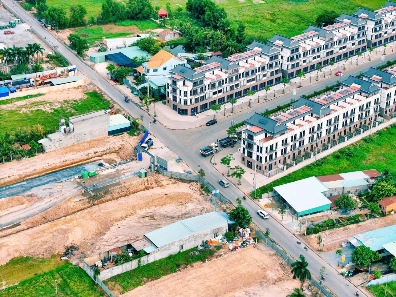 tien-do-thi-cong-vinhomes-green-city-11