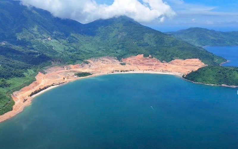 Một góc dự án Vinhomes Hải Vân Bay đang triển khai san lấp mặt bằng